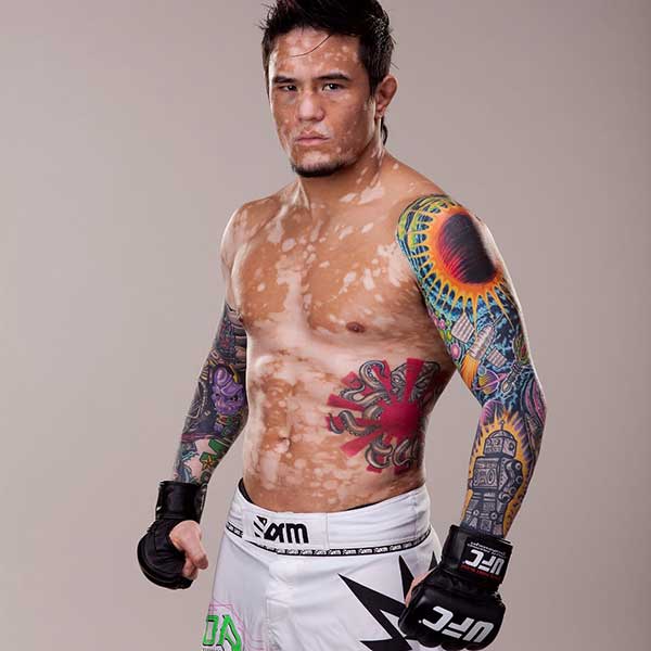 lutador com tatuagens lutador com tatuagens