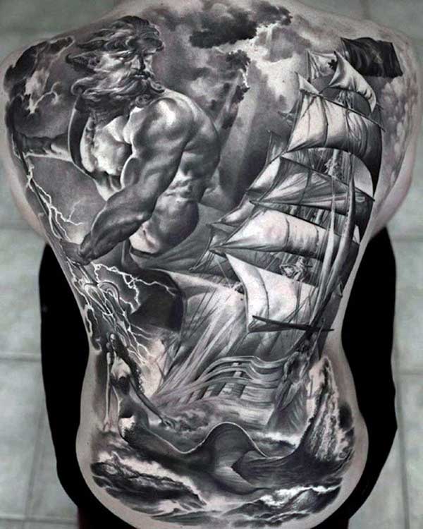 Tatuagens Realistas nas Costas 0 Zeus, Navio e sereia.