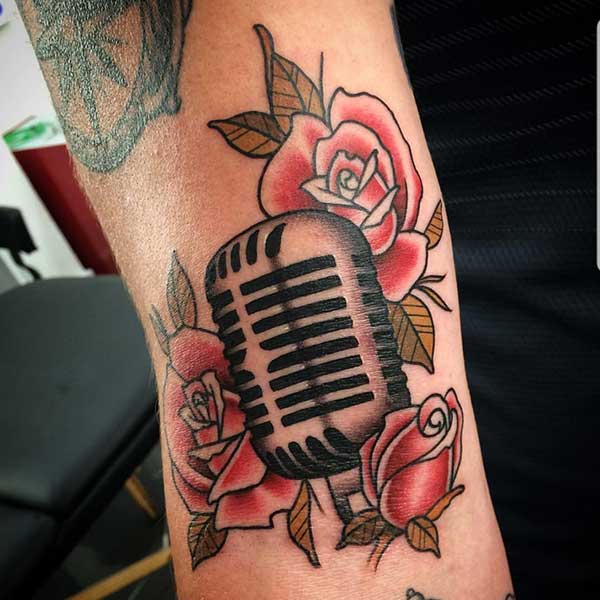 microfone com rosas microfone com rosas