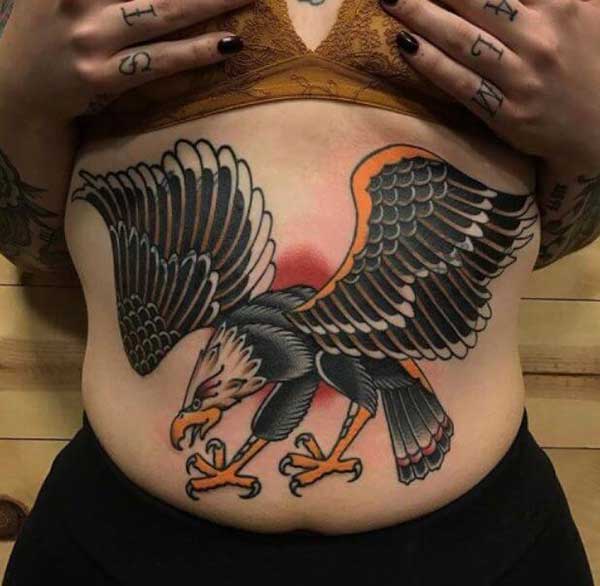 feminina na barriga feminina na barriga