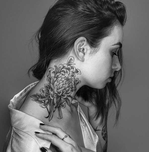 Imagens de Tatuagens Femininas no Pescoco