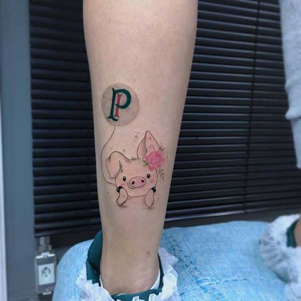 Tatuagens do Palmeiras pequenas 1 Porquinho fofo na perna.