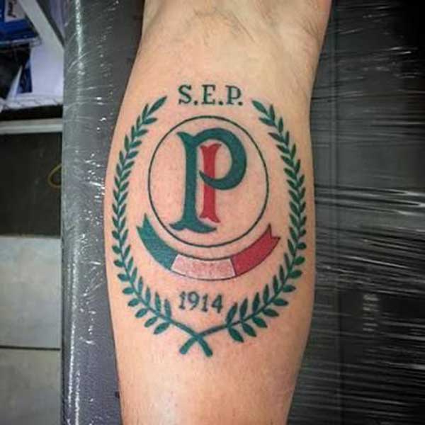 na perna 1 2 Escudo do time na perna.