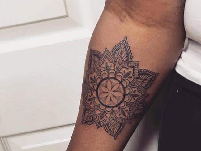 Mandala em Tinta Preta 2 Mandala em Tinta Preta 2