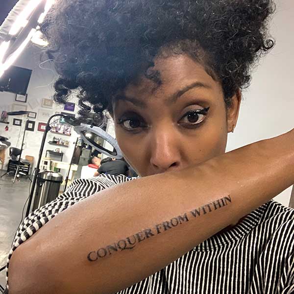 Tatuagens de frases Pele Negra 11 Tatuagens de frases Pele Negra 11