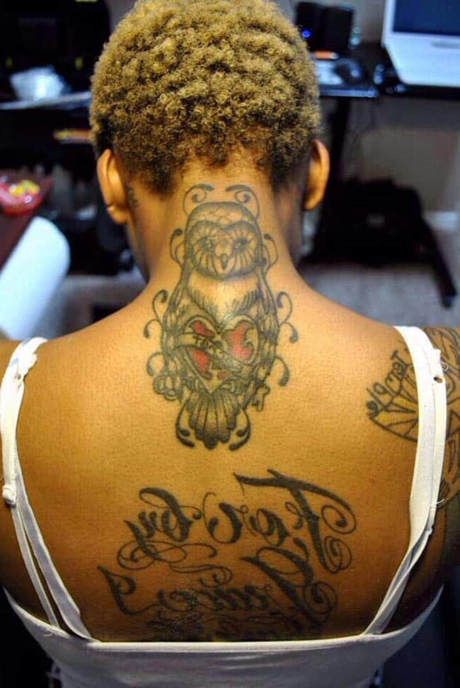 Tatuagens nas costas Pele Negra feminina Tatuagens nas costas Pele Negra feminina