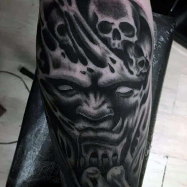 em tinta preta em tinta preta